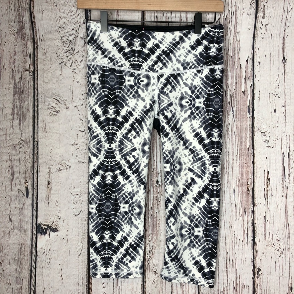Victoria’s‎ Secret VSX Knockout Crop Pant Leggings Size Small Workout Active Gym